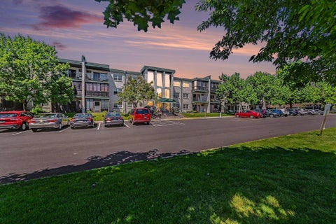 Condo For Sale - 2720 Dale Street<br/> Ramsey County, Roseville, MN 55113
