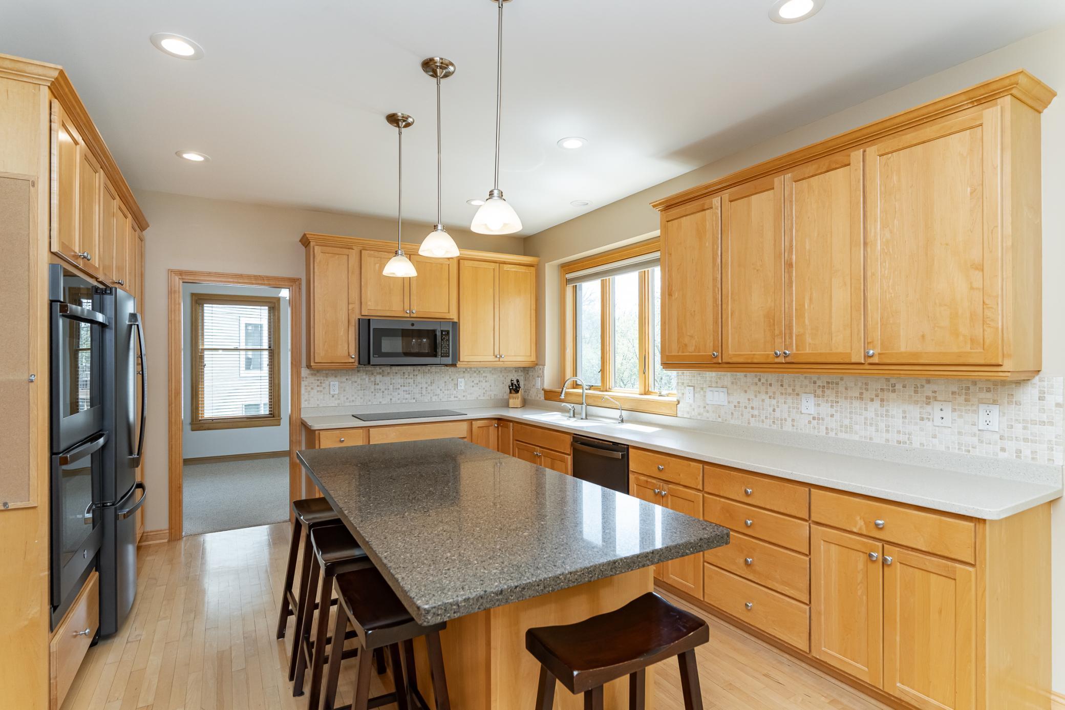 2150 Glenview Lane, Rochester, Minnesota image 4
