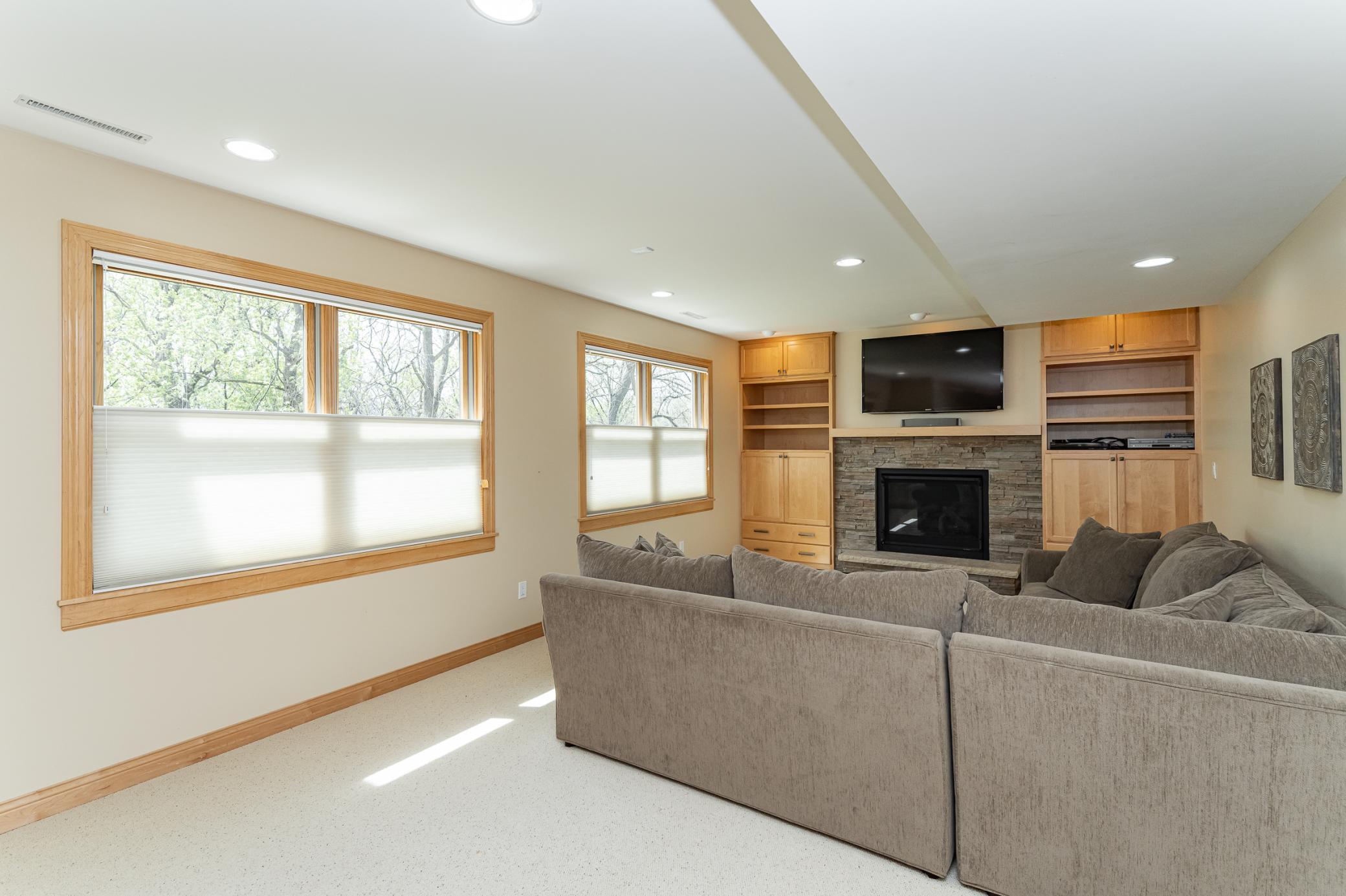 2150 Glenview Lane, Rochester, Minnesota image 31