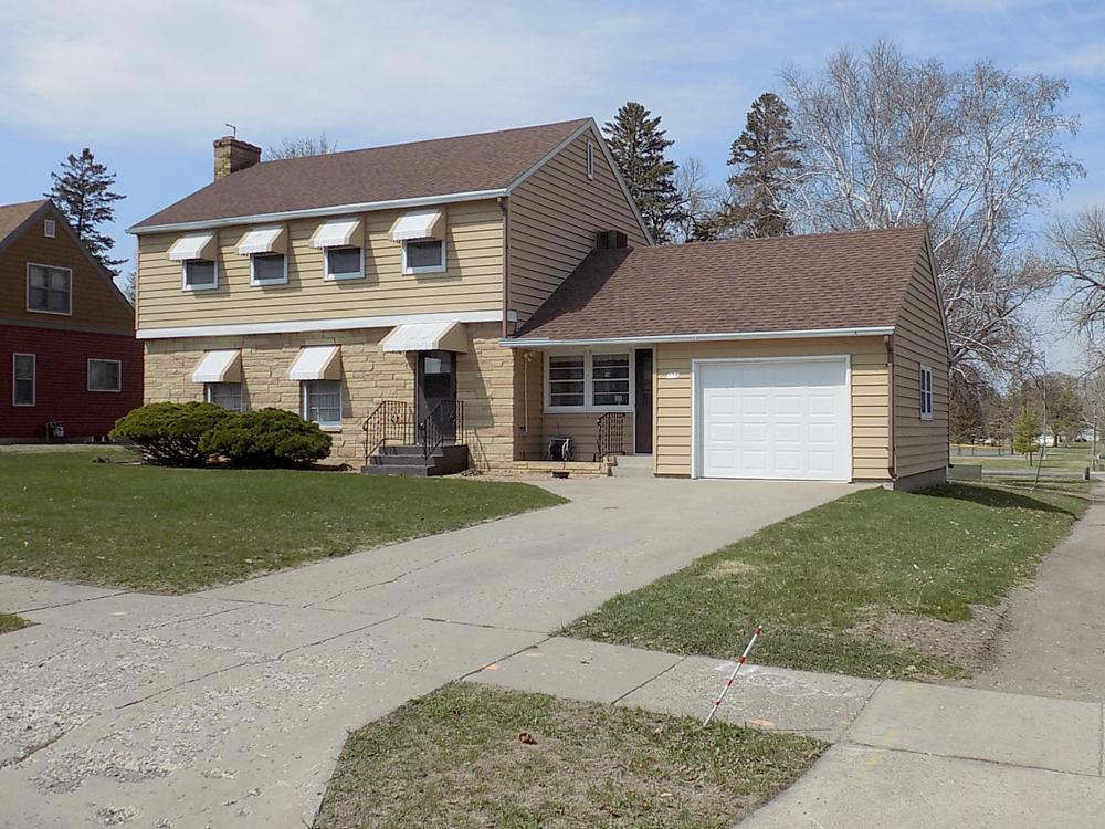 106 W 5th Street, Winthrop, Minnesota image 2