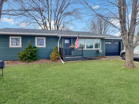 Homes For Sale - 922 S State Street<br/> Fairmont, MN 56031