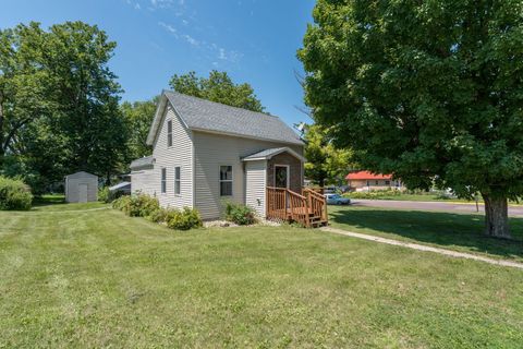 Homes For Sale - 415 8th Street<br/> Cottonwood County, Mountain Lake, MN 56159
