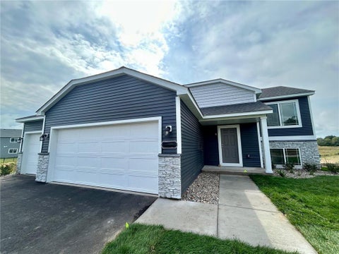 Homes For Sale - 37547 Greenway Avenue<br/> North Branch, MN 55056