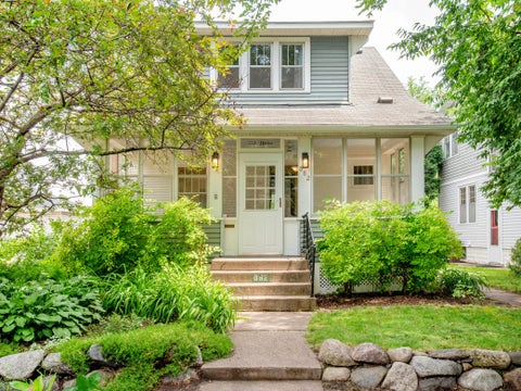 Homes For Sale - 862 Holton Street<br/> Saint Paul, MN 55104