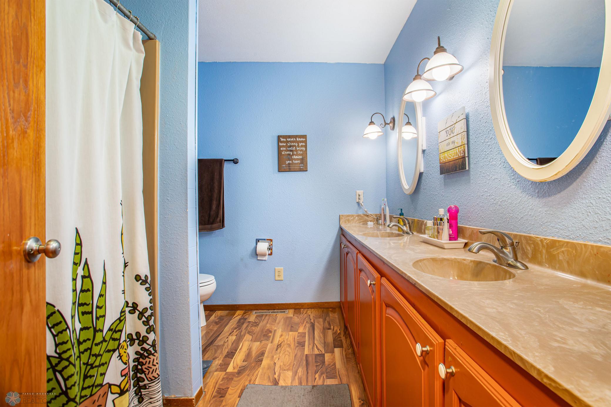 Gardner, North Dakota 58036, United States, 4 Bedrooms Bedrooms, ,2 BathroomsBathrooms,Residential,Pending,43623