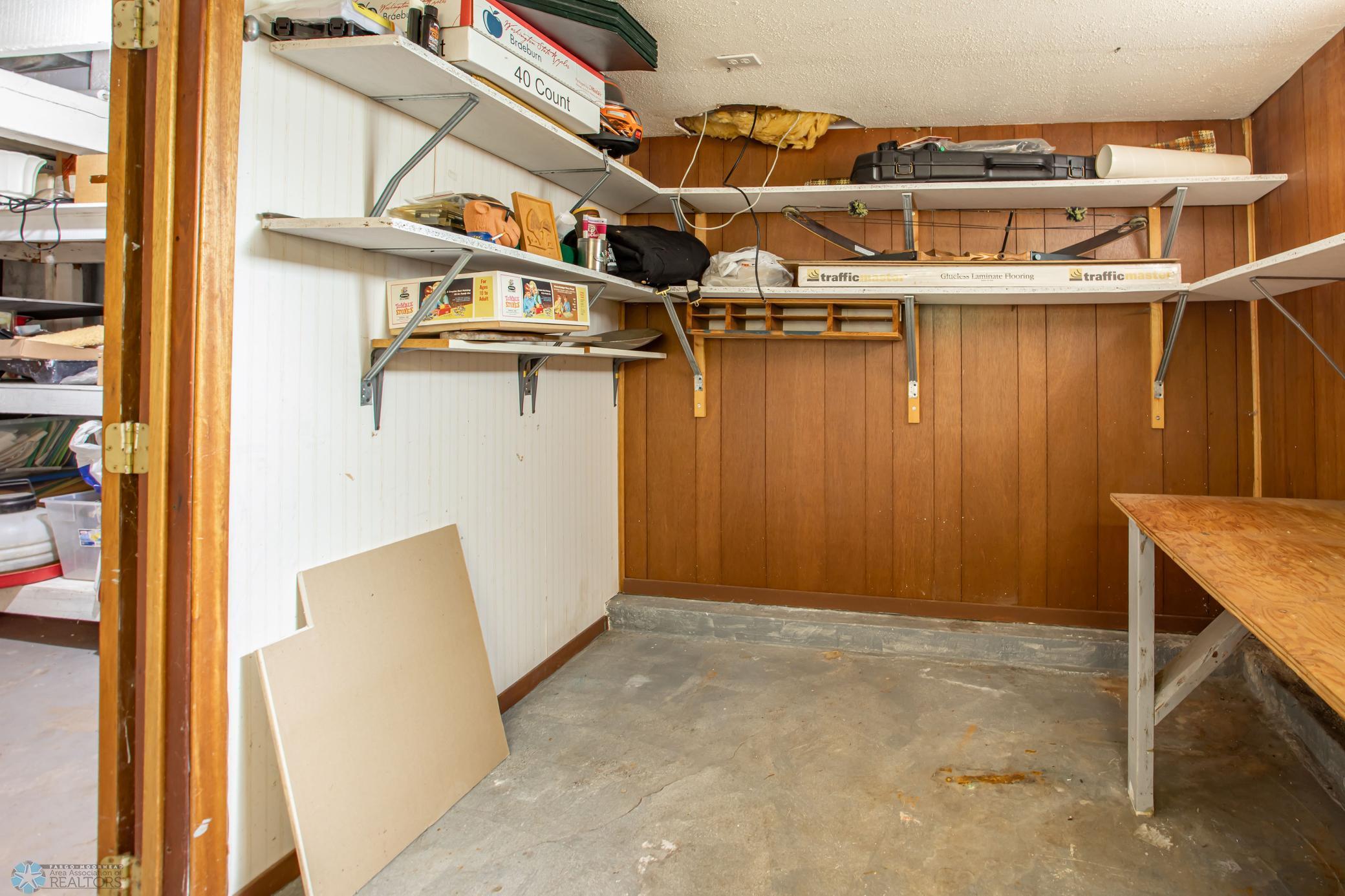 Gardner, North Dakota 58036, United States, 4 Bedrooms Bedrooms, ,2 BathroomsBathrooms,Residential,Pending,43623