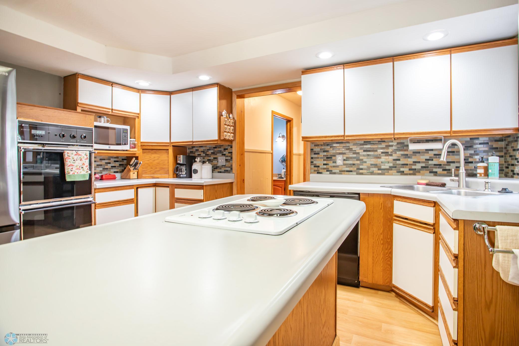 Gardner, North Dakota 58036, United States, 4 Bedrooms Bedrooms, ,2 BathroomsBathrooms,Residential,Pending,43623