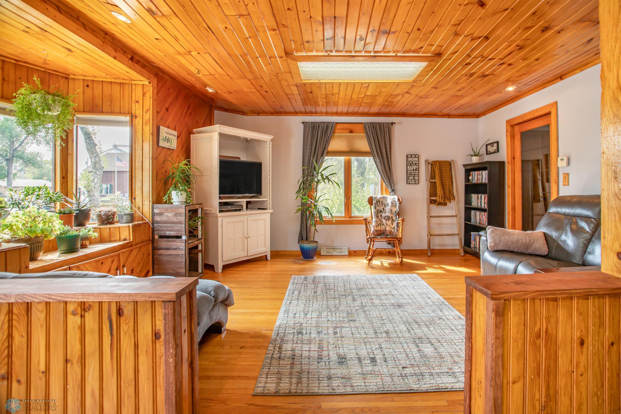 Gardner, North Dakota 58036, United States, 4 Bedrooms Bedrooms, ,2 BathroomsBathrooms,Residential,Pending,43623