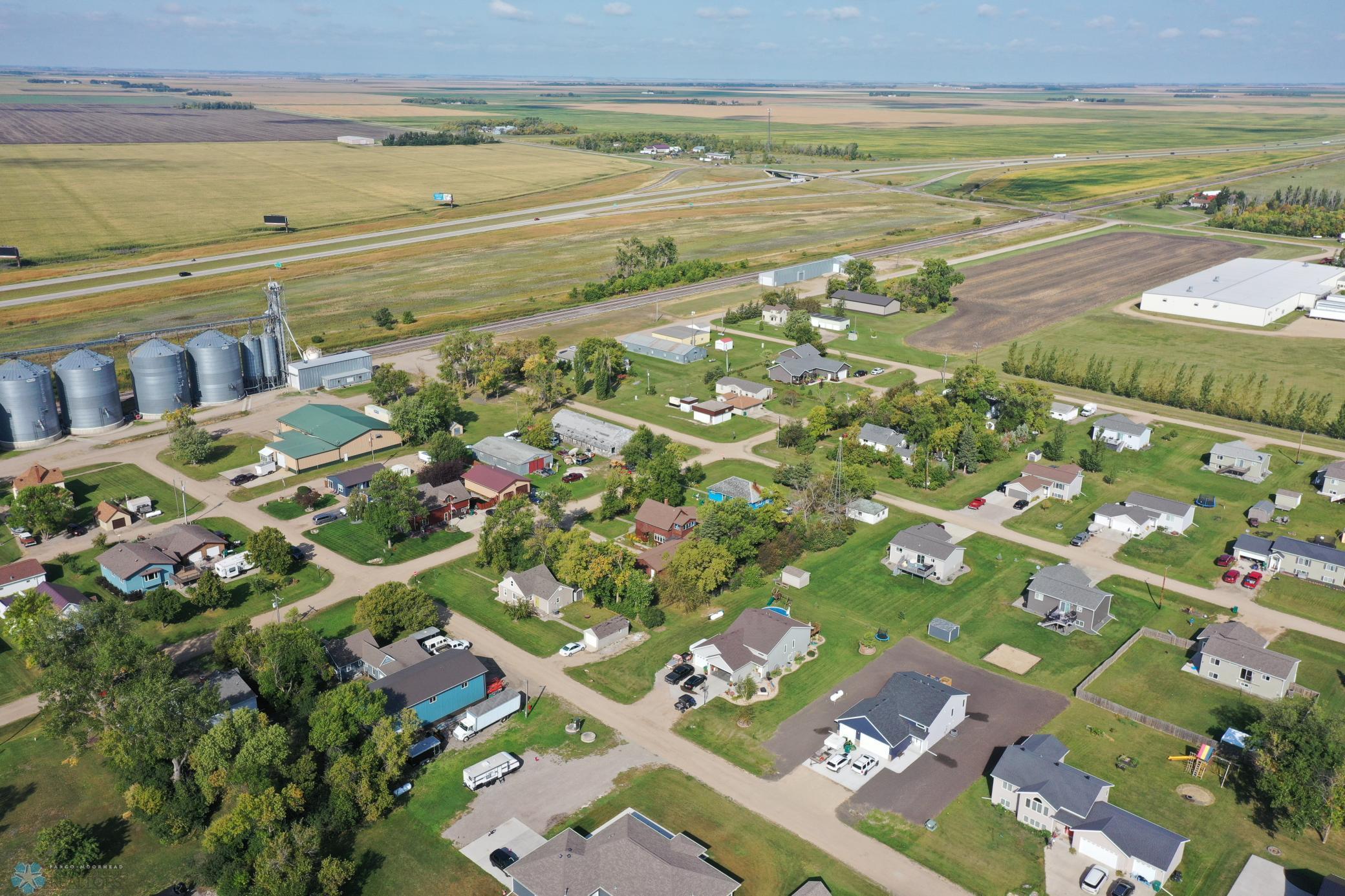 Gardner, North Dakota 58036, United States, 4 Bedrooms Bedrooms, ,2 BathroomsBathrooms,Residential,Pending,43623