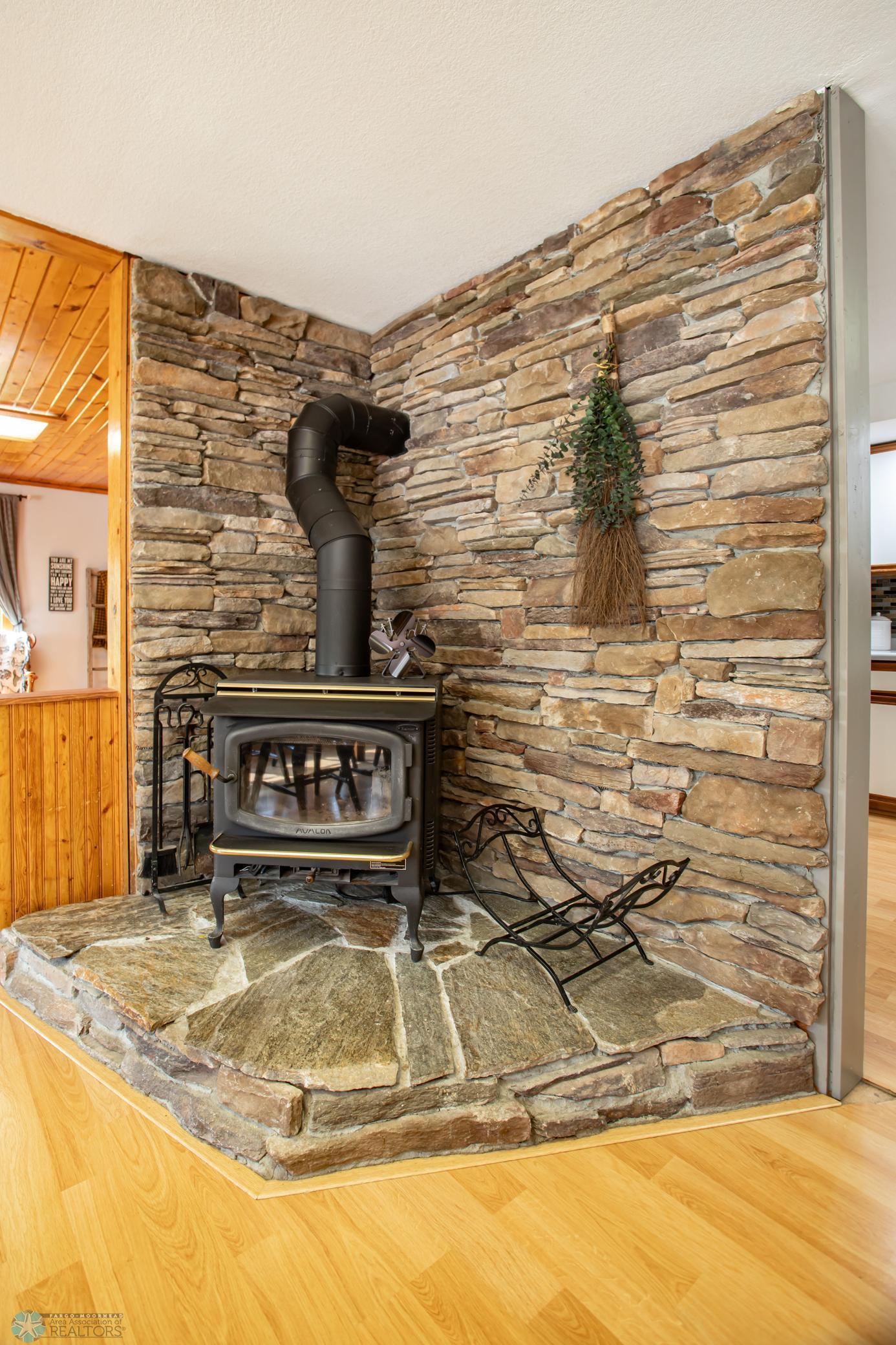 Gardner, North Dakota 58036, United States, 4 Bedrooms Bedrooms, ,2 BathroomsBathrooms,Residential,Pending,43623