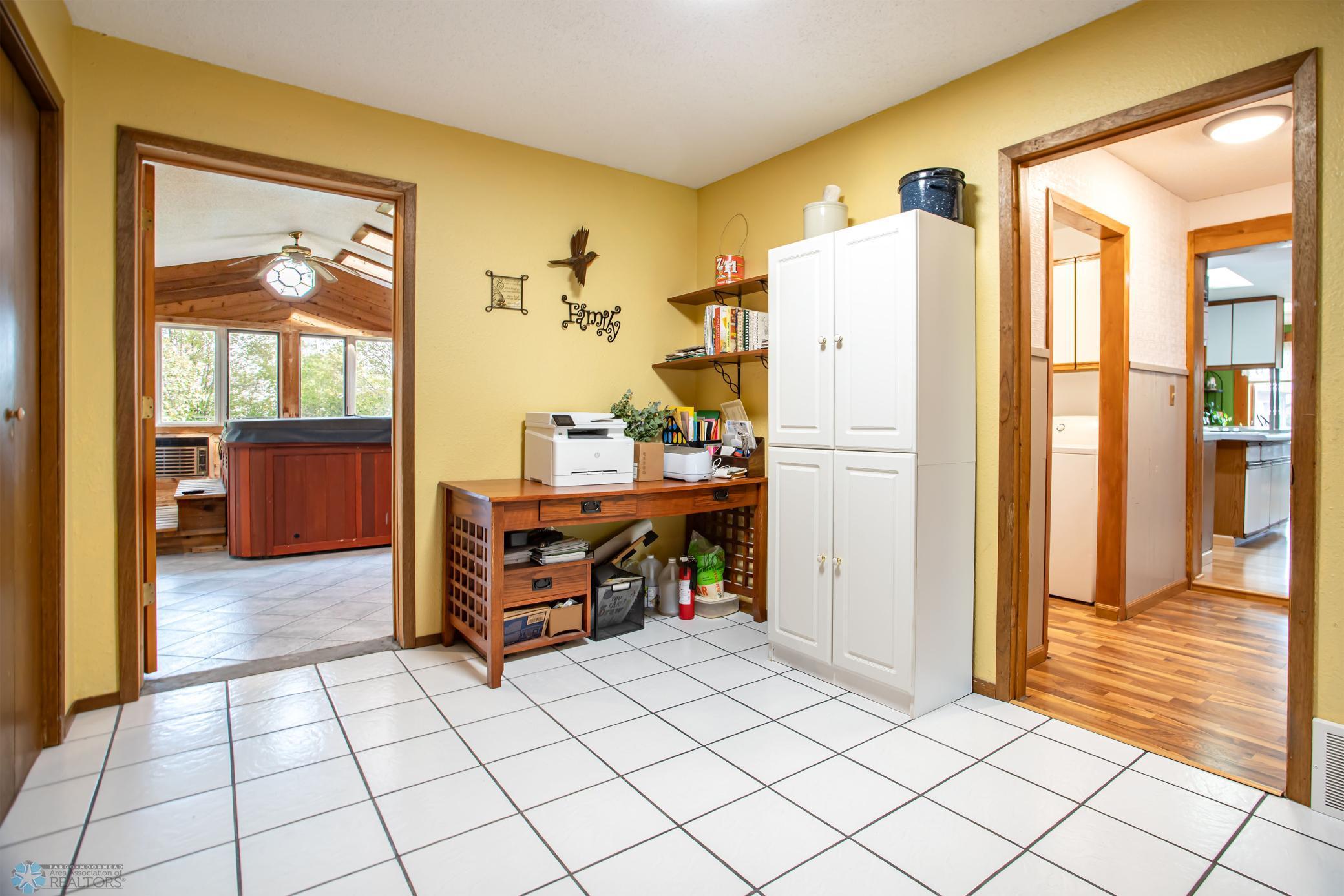 Gardner, North Dakota 58036, United States, 4 Bedrooms Bedrooms, ,2 BathroomsBathrooms,Residential,Pending,43623