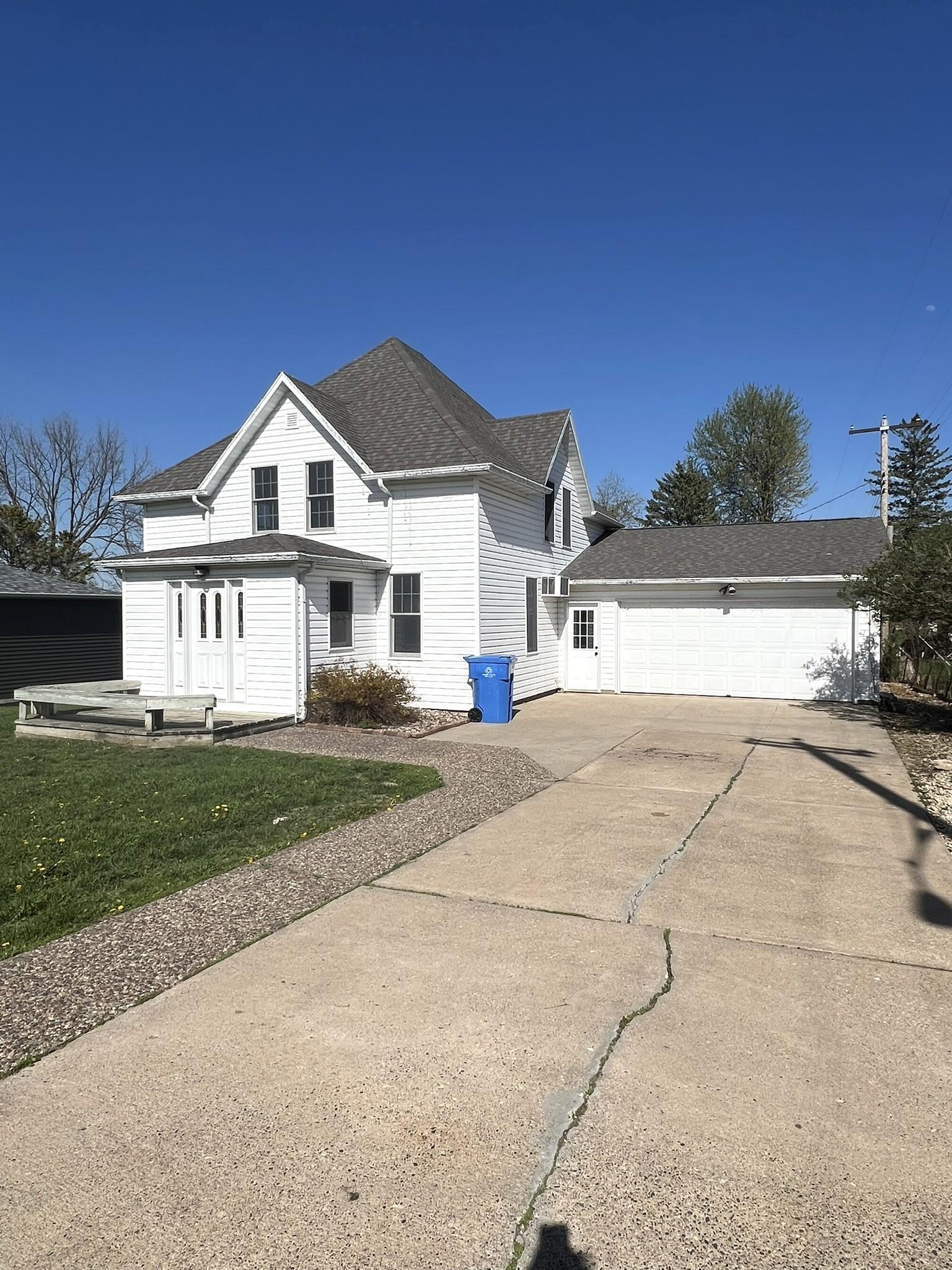 21 1st Street, Altura, Minnesota image 1