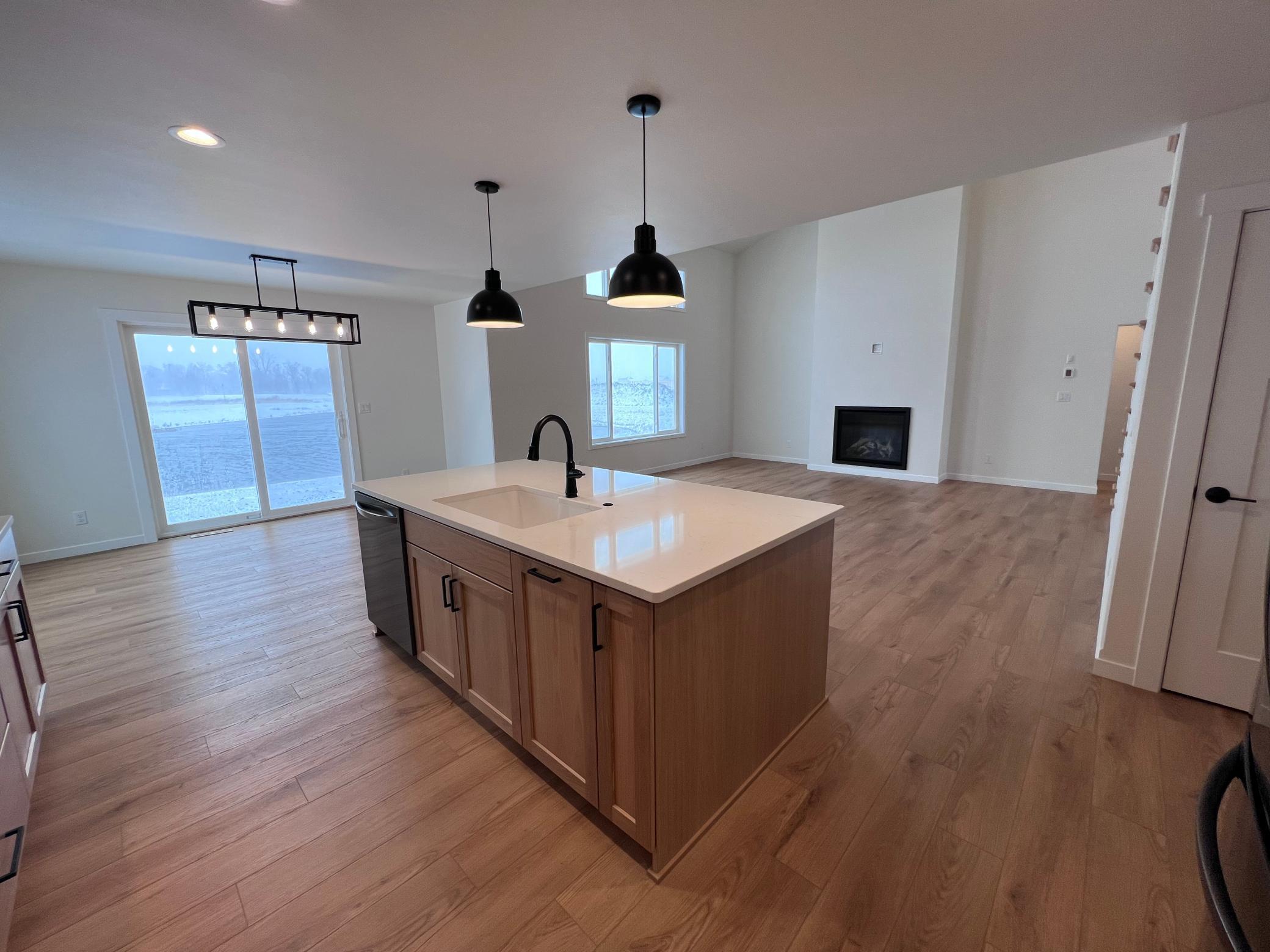 Reiles Acres, North Dakota 58102, United States, 4 Bedrooms Bedrooms, ,2 BathroomsBathrooms,Residential,Pending,250443