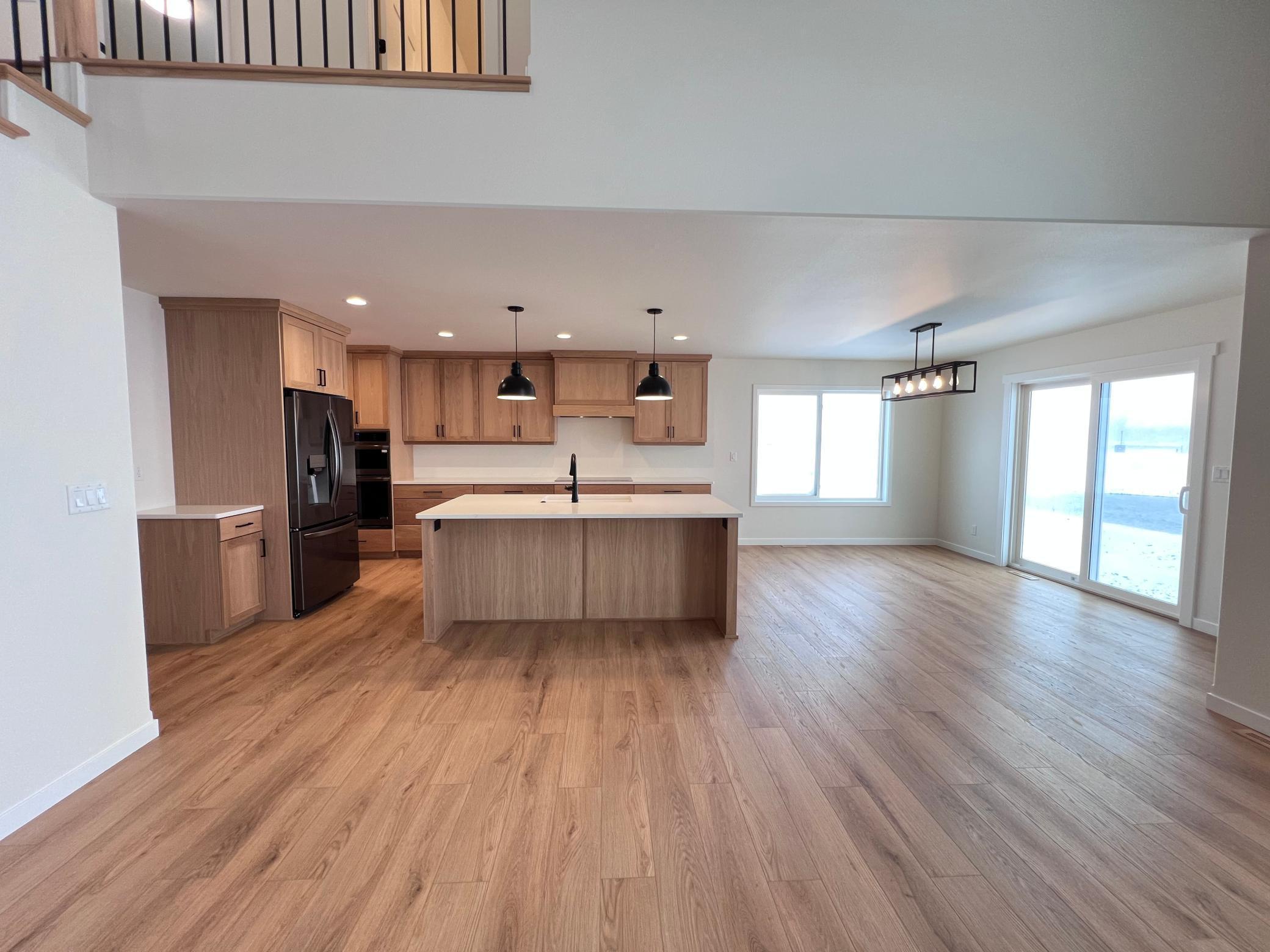 Reiles Acres, North Dakota 58102, United States, 4 Bedrooms Bedrooms, ,2 BathroomsBathrooms,Residential,Pending,250443