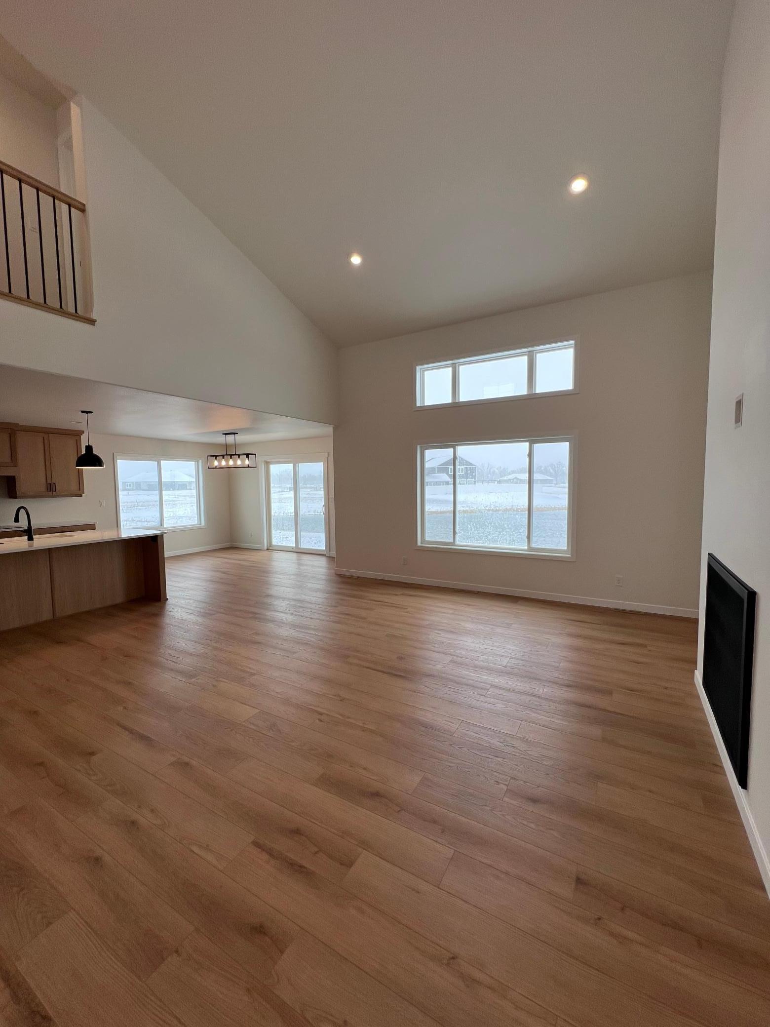 Reiles Acres, North Dakota 58102, United States, 4 Bedrooms Bedrooms, ,2 BathroomsBathrooms,Residential,Pending,250443