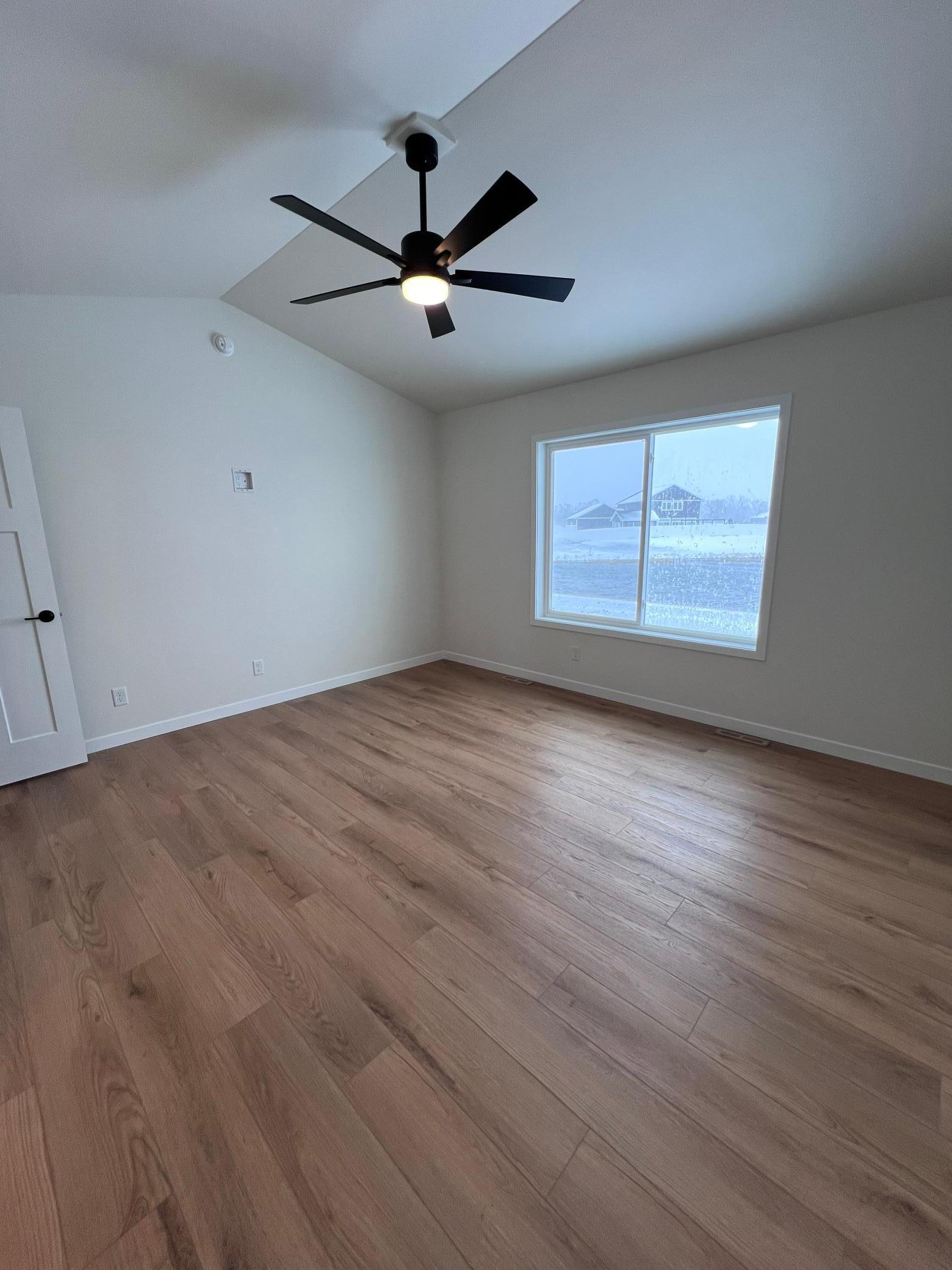 Reiles Acres, North Dakota 58102, United States, 4 Bedrooms Bedrooms, ,2 BathroomsBathrooms,Residential,Pending,250443