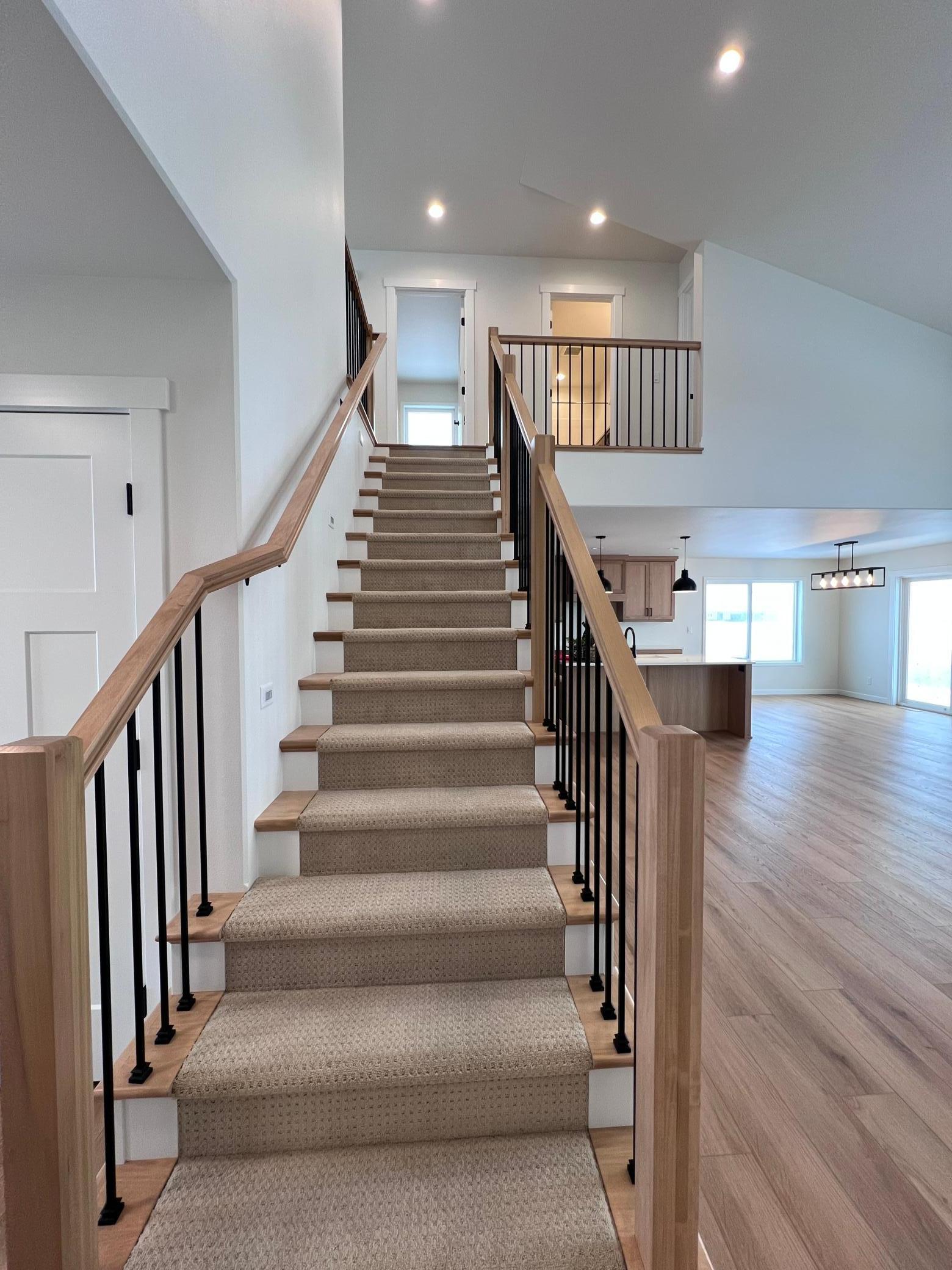 Reiles Acres, North Dakota 58102, United States, 4 Bedrooms Bedrooms, ,2 BathroomsBathrooms,Residential,Pending,250443