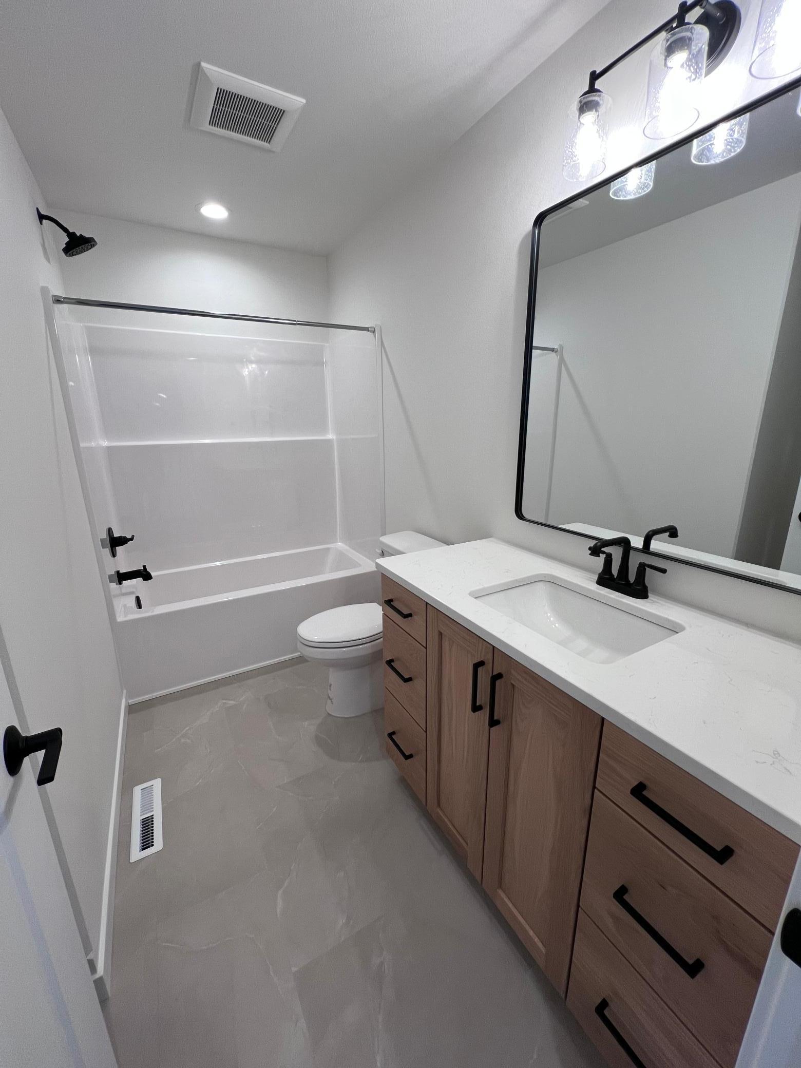 Reiles Acres, North Dakota 58102, United States, 4 Bedrooms Bedrooms, ,2 BathroomsBathrooms,Residential,Pending,250443