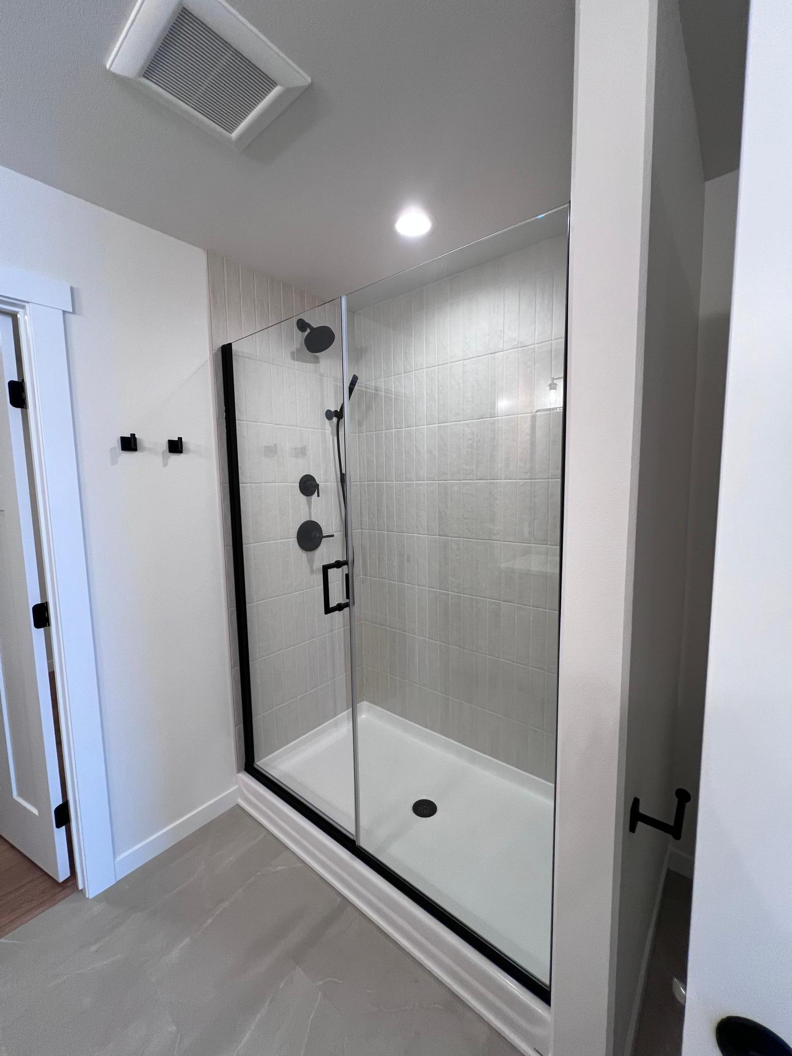 Reiles Acres, North Dakota 58102, United States, 4 Bedrooms Bedrooms, ,2 BathroomsBathrooms,Residential,Pending,250443