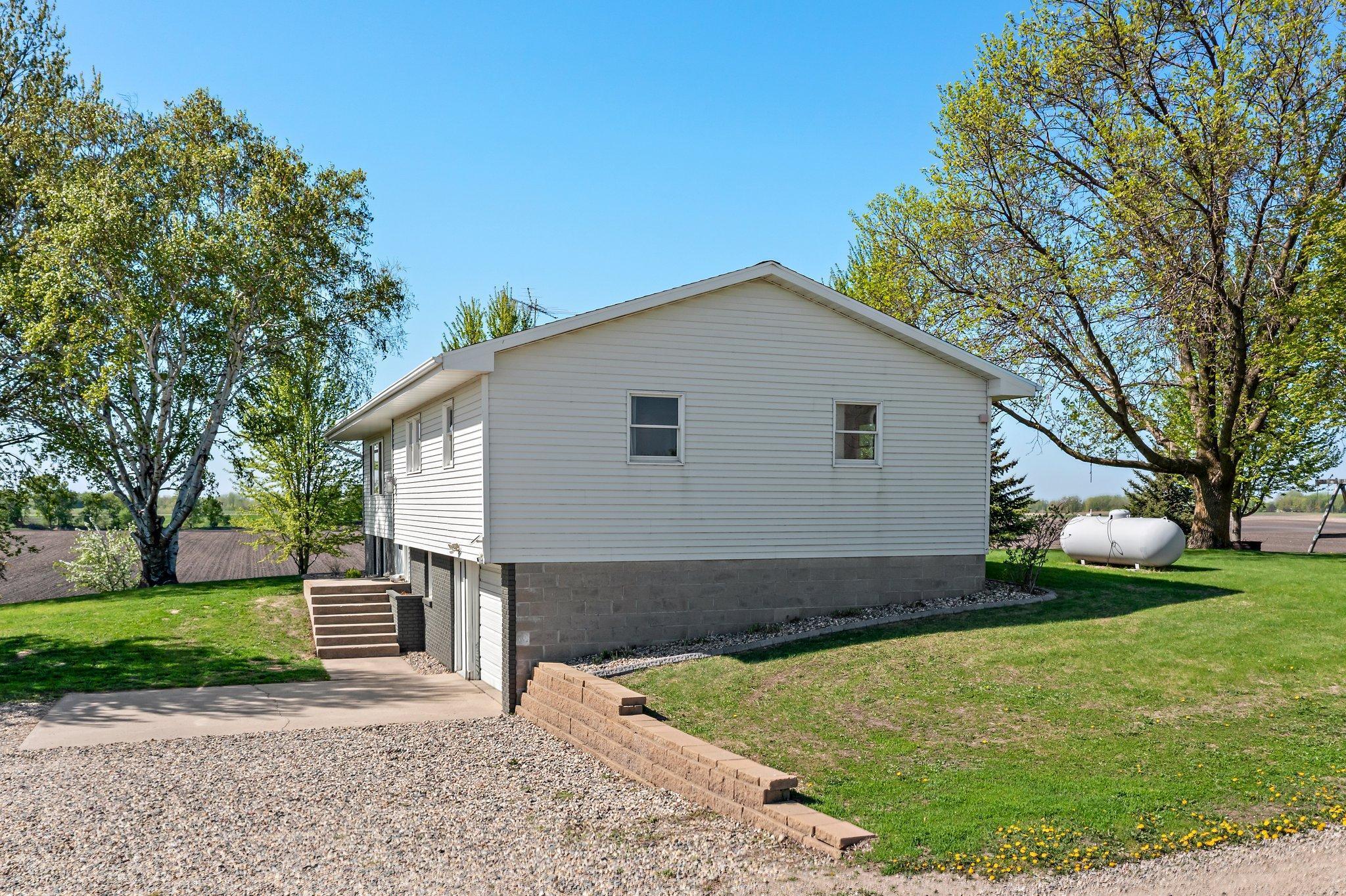 19463 Walden Avenue, Hutchinson, Minnesota image 26