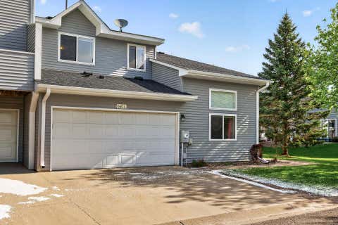 Townhouse For Sale - 660 Kingfisher Lane<br/> Washington County, Woodbury, MN 55125