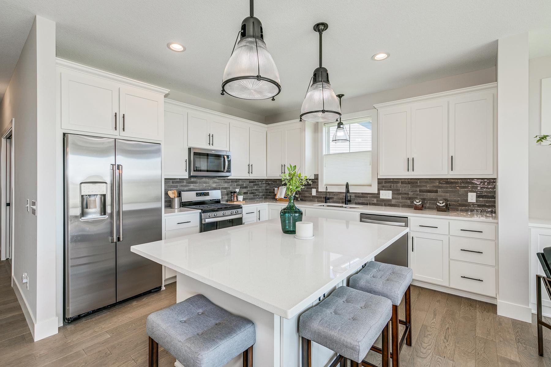 17997 Granite Court, Lakeville, Minnesota image 2