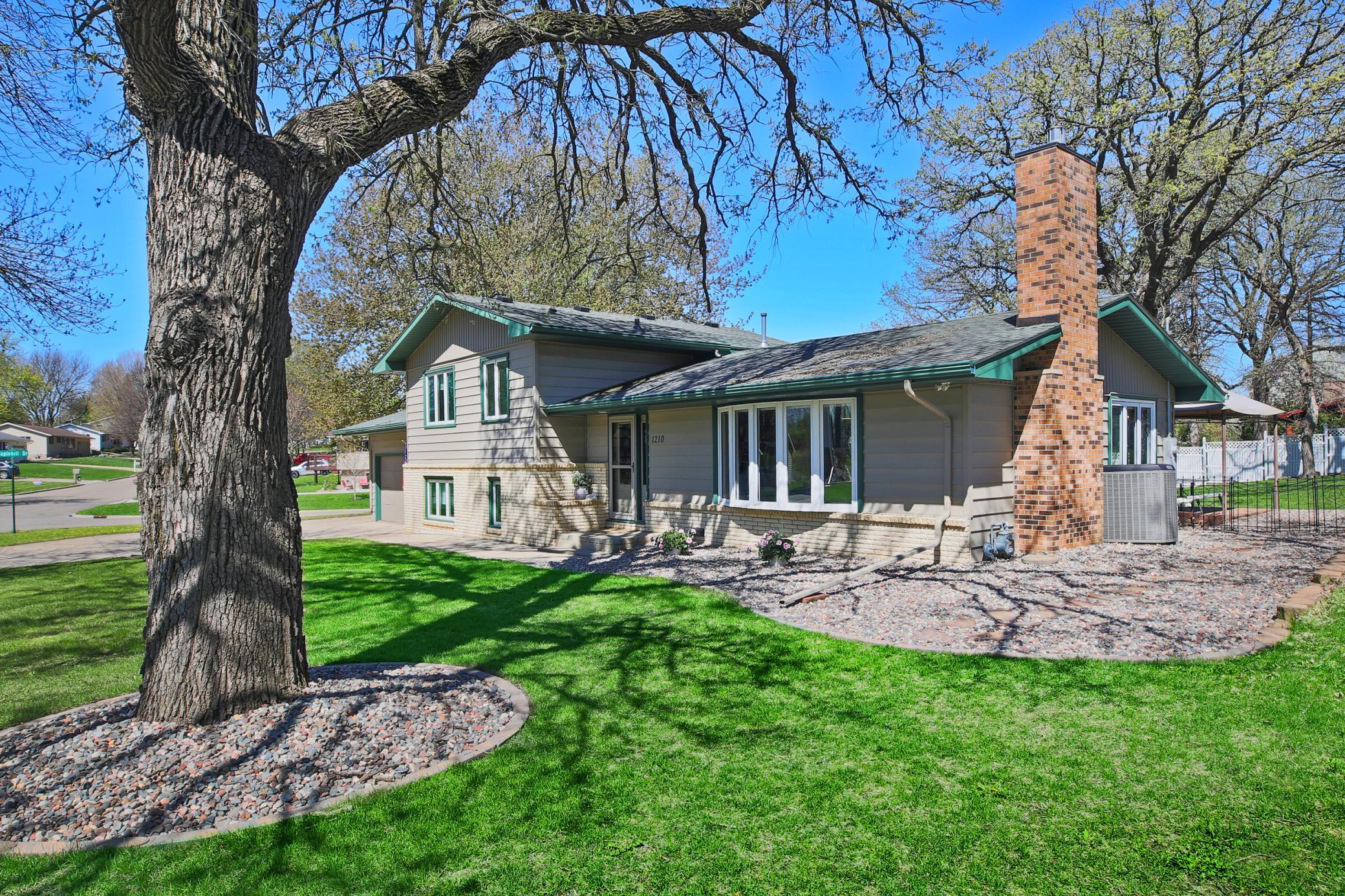 1210 Southview Lane, Albert Lea, Minnesota image 1