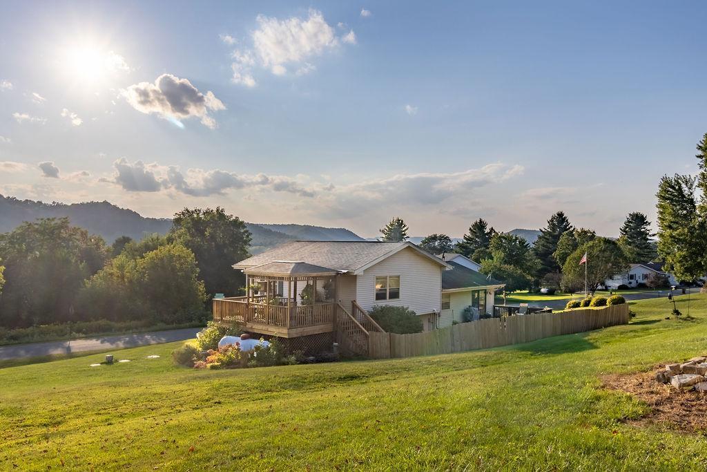 6049 Country Club Road, Houston, Minnesota image 28