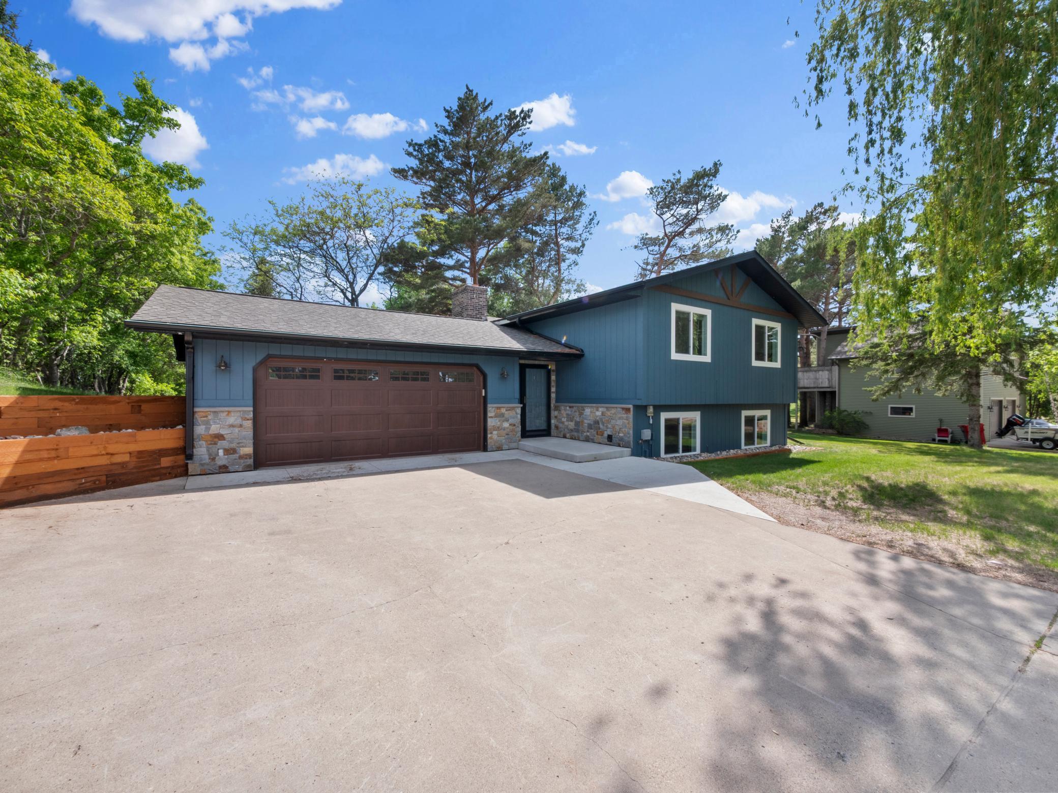 2908 Crestwood Drive, Alexandria, Minnesota image 2