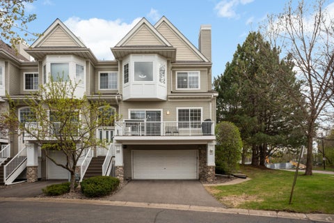 Townhouse For Sale - 947 Fairfield Way<br/> Hopkins, MN 55305