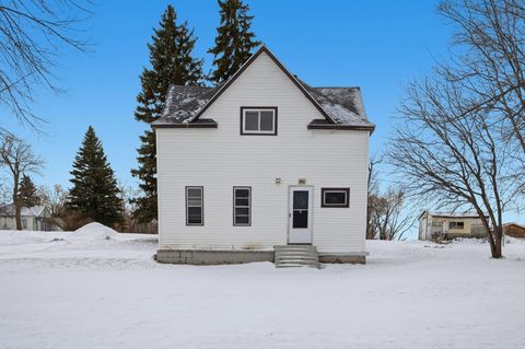 Homes For Sale - 842 Center Street<br/> Ransom County, Enderlin, ND 58027