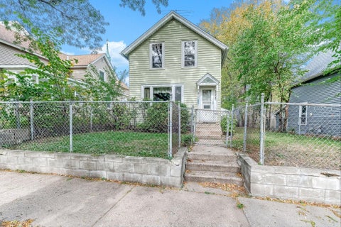 Homes For Sale - 535 Edmund Avenue<br/> Saint Paul, MN 55103
