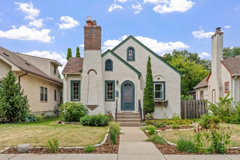 Homes For Sale - 2722 Garfield Street<br/> Minneapolis, MN 55418