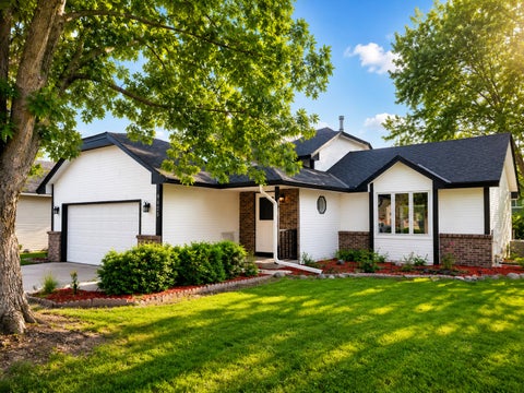 Homes For Sale - 9625 Sheridan Avenue<br/> Hennepin County, Minneapolis, MN 55444