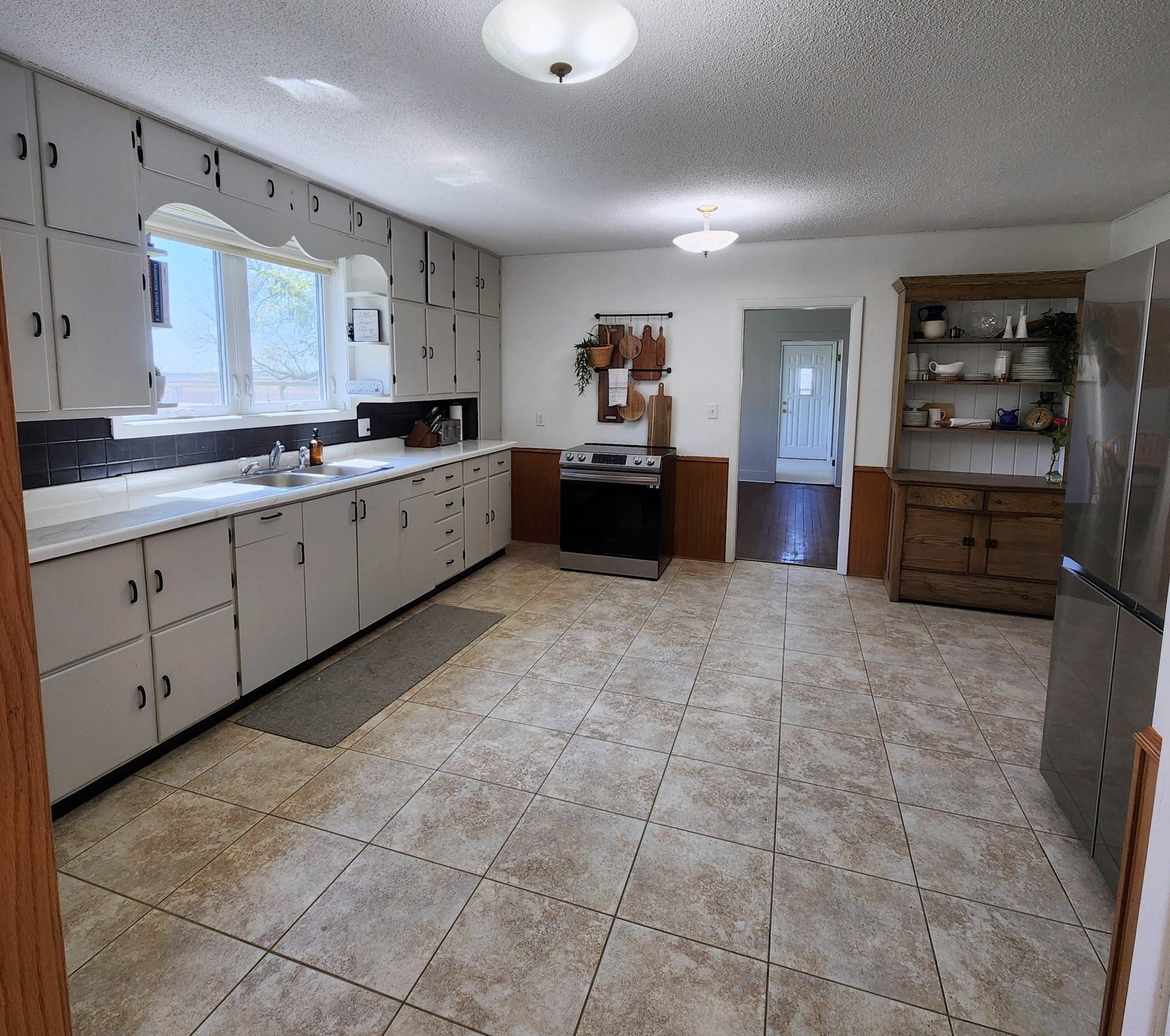 78878 County Road 12, Sacred Heart, Minnesota image 7