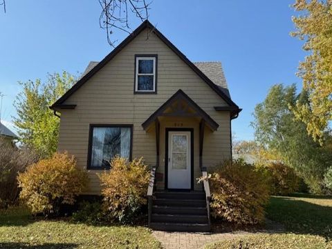 Homes For Sale - 315 11th Street<br/> Wilkin County, Breckenridge, MN 56520