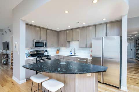 Condo For Sale - 370 Marshall Avenue<br/> Saint Paul, MN 55102