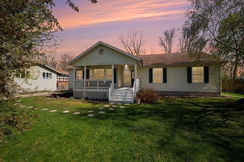 Homes For Sale - 417 Countryside Drive<br/> Montgomery, MN 56069