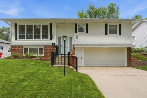 Homes For Sale - 2307 17 1/2 Street<br/> Rochester, MN 55901