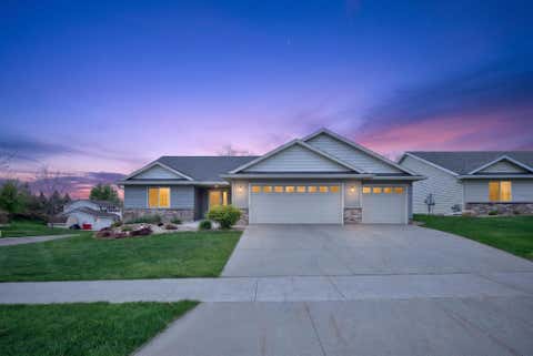 Townhouse For Sale - 2528 Hawk Ridge Court<br/> Olmsted County, Rochester, MN 55904