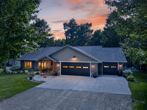 Homes For Sale - 10139 Rardin Road<br/> Nisswa, MN 56468