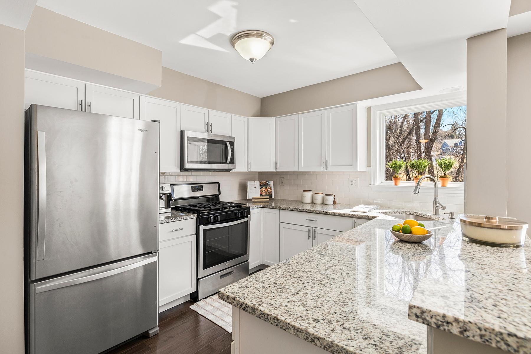 4963 W End Lane, Minnetonka, Minnesota image 2