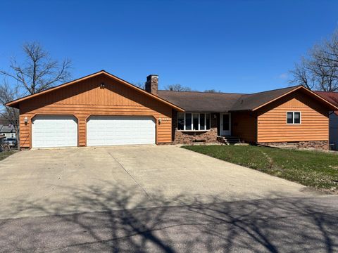 Homes For Sale - 114 Oak Ridge Road<br/> Martin County, Fairmont, MN 56031