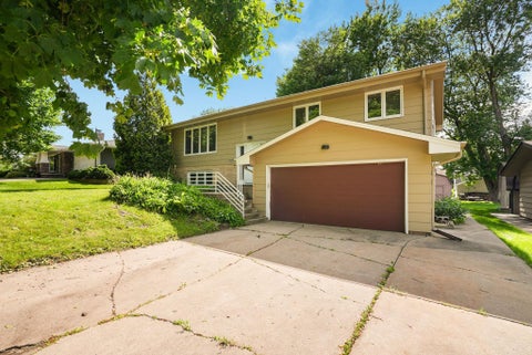 Homes For Sale - 4018 Shamrock Drive<br/> Minneapolis, MN 55421