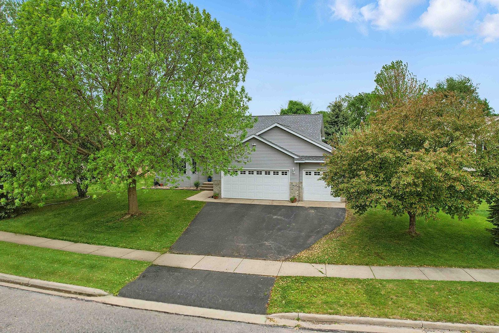 1113 Garden Brook Drive, Sauk Rapids, Minnesota image 2