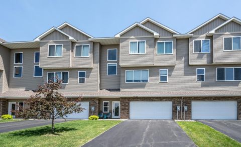 Townhouse For Sale - 18603 Jonesboro Court<br/> Dakota County, Lakeville, MN 55044