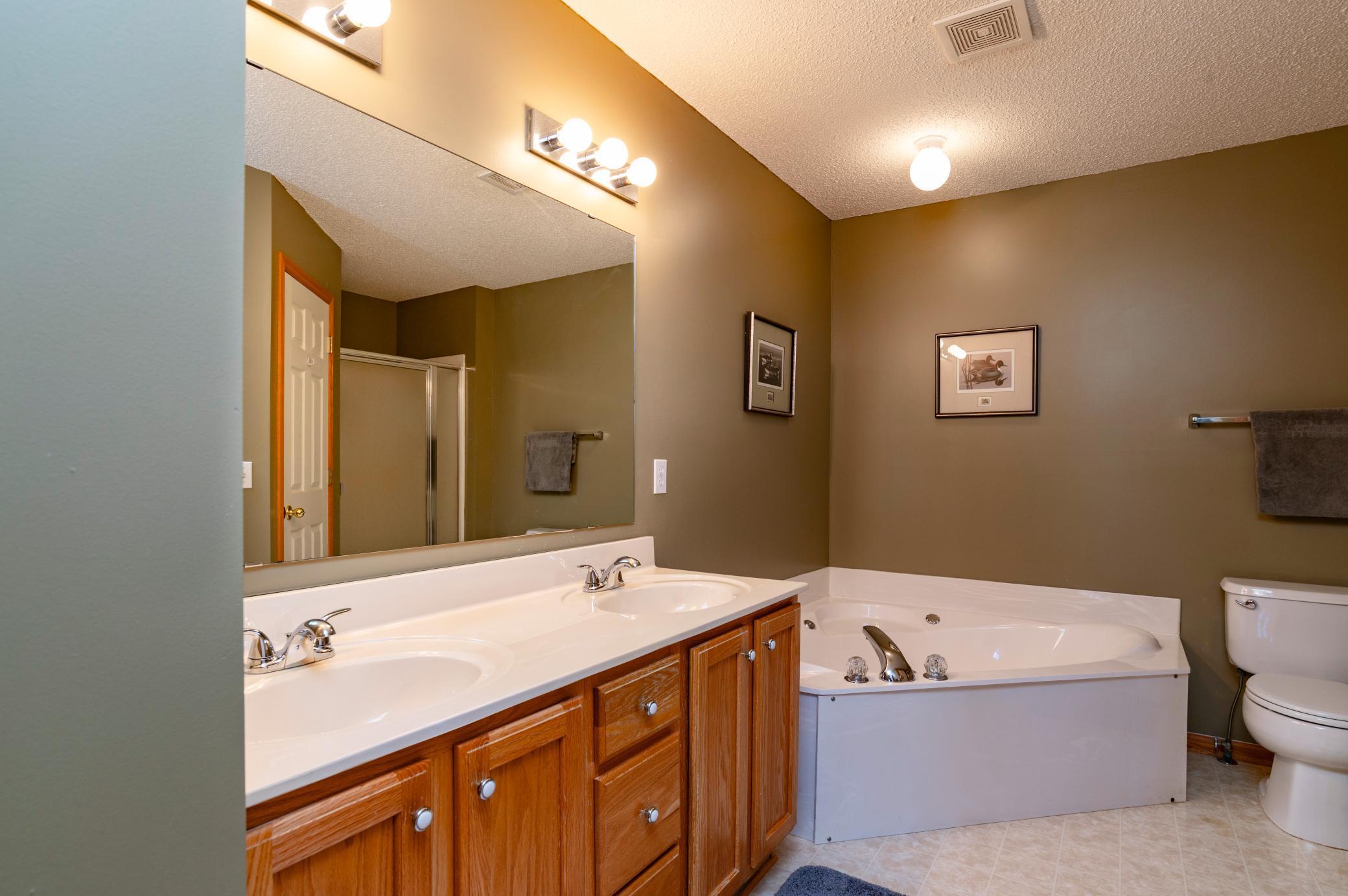 8690 Quarry Ridge Lane #E, Woodbury, Minnesota image 24