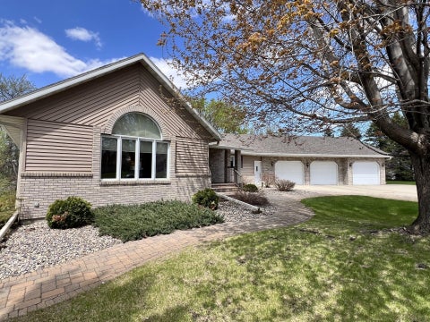 Homes For Sale - 1500 Mc Auliffe Place<br/> Douglas County, Alexandria, MN 56308