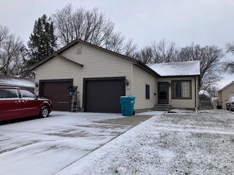 Multifamily For Sale - 906 5th Street<br/> Waseca County, Waseca, MN 56093