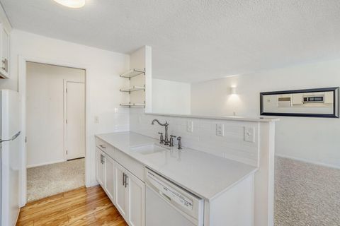 Condo For Sale - 10113 34th Street<br/> Minnetonka, MN 55305